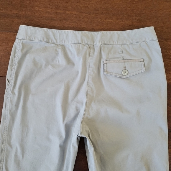 Tommy Bahama Women's Ellery Fit Cropped Relaxed Light Gray Khaki Pants Size 4 - Picture 5 of 9